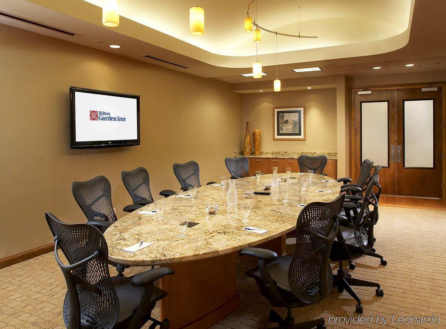 Hilton Garden Inn Dallas Arlington Konforlar fotoğraf